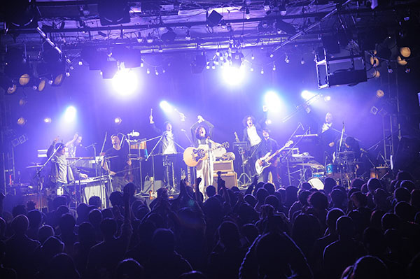 ROTH BART BARON、バンド史上初、9人編成LIVE『BEAR NIGHT』 at 恵比寿リキッドルーム公演のライブ映像をフル尺で公開！！
